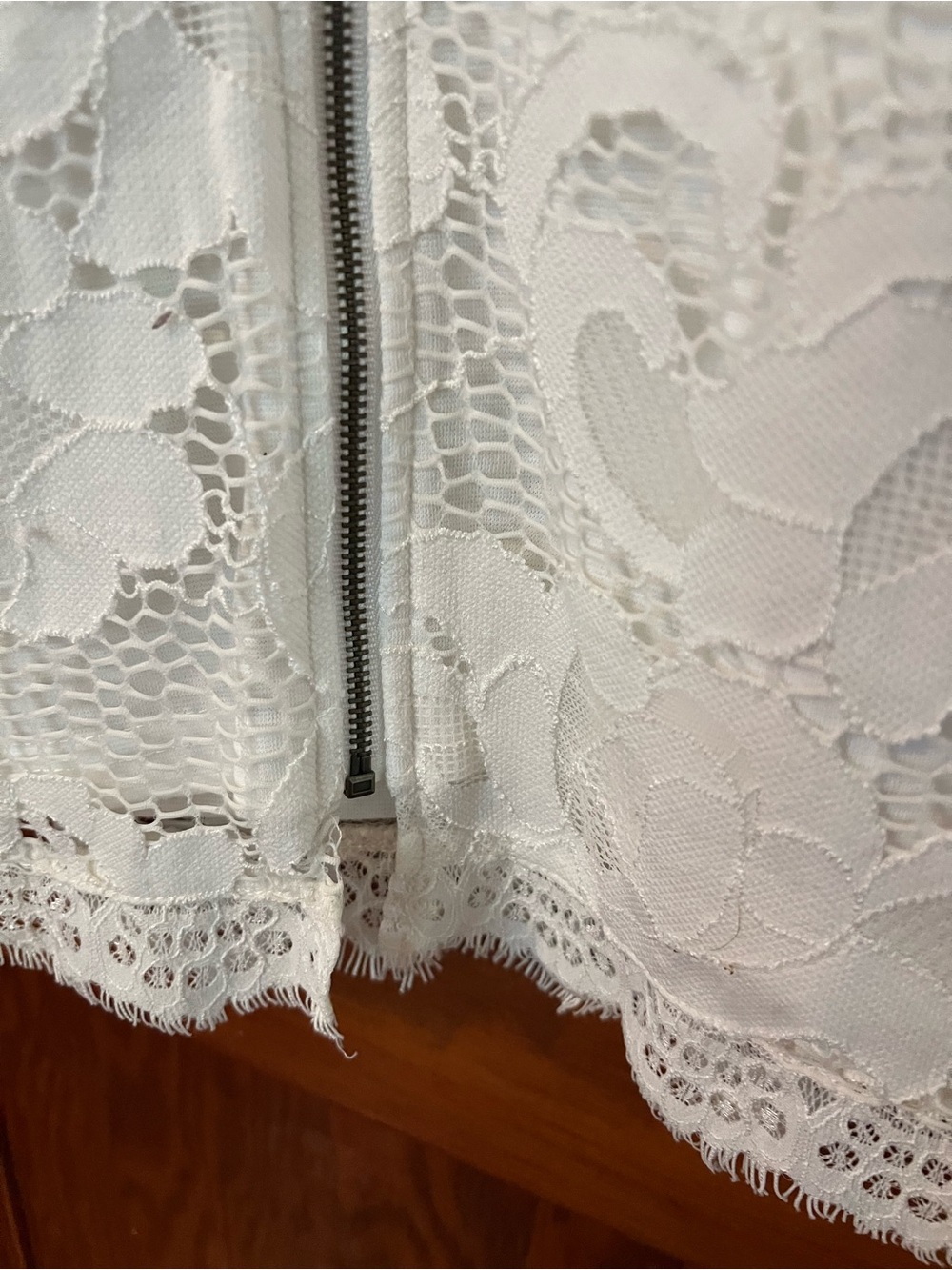 Sans Souci White Lace Wedding Bridal Sheath Dress Size Medium Elegant Cocktail - Picture 10 of 11